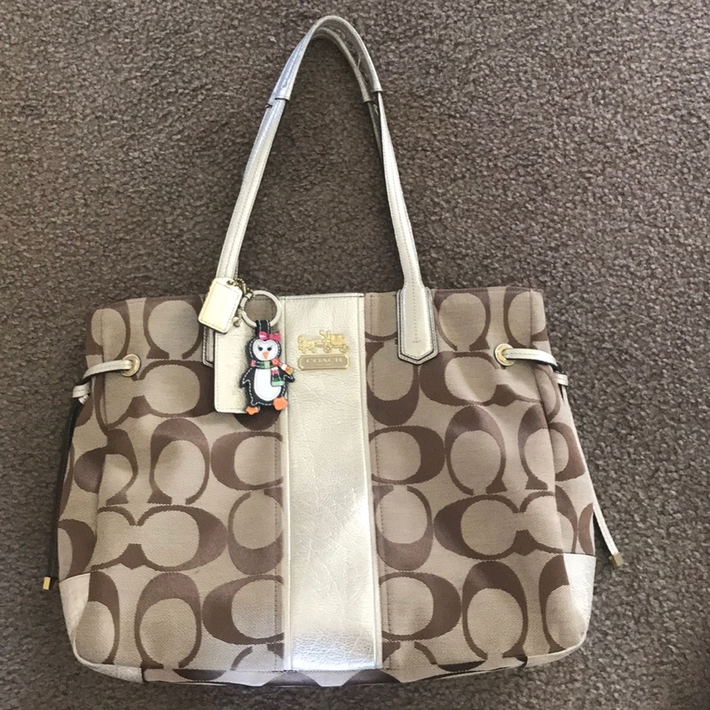 Large Coach shoulder bag